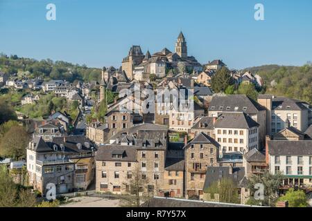 Francia, Correze, superiore città di Uzerche, Abbazia di Saint Pierre, Vezere valley Foto Stock