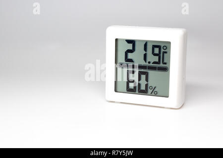 Dispositivo Digitale di misurazione di temperatura e umidità. Termometro e igrometro. Celsius e percentuale. Foto Stock