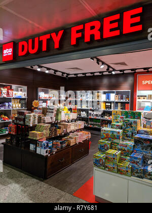 ISTANBUL, Turchia - 27 settembre 2018: Vuoto duty free store presso l'aeroporto di Istanbul Foto Stock