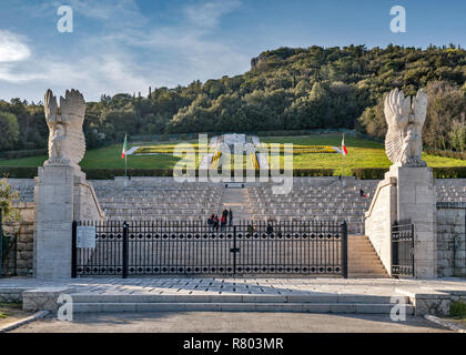 Il polacco Cimitero di Guerra vicino a Abbazia di Montecassino, Lazio, Italia Foto Stock