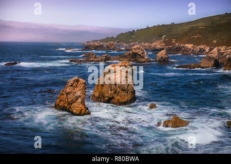 Big Sur, California, compresi Morro Bay, McWay Falls, Bixby Creek, Pfieffer Beach, e punto sfilacciato Foto Stock