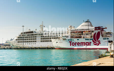 "Toremar' traghetto nel porto di Livorno, Toscana, Italia Foto Stock