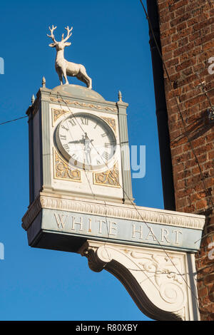 White Hart Hotel Orologio e segno, Lincoln, Lincolnshire, England, Regno Unito Foto Stock