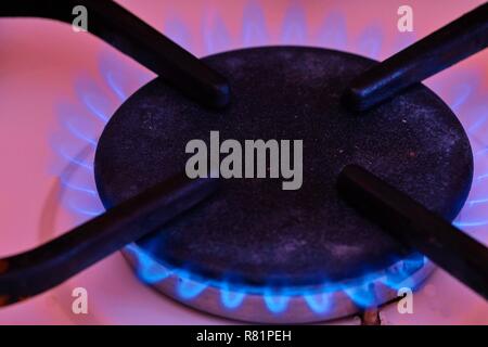 Stufa turbo bruciatore con fiamma ardente closeup Foto stock - Alamy