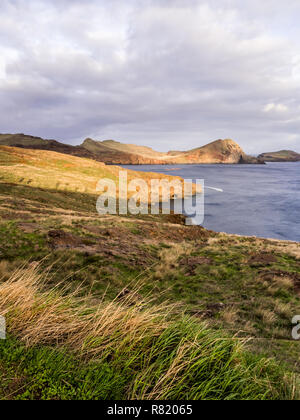 Ponta do Furado (Ponta do Sao Lourenco) nell'isola di Madeira, Portogallo. Foto Stock