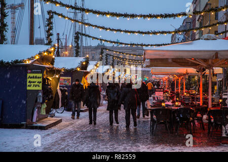 Il mercatino di Natale a Nyhavn, Altstadt, Innenstadt, Nyhavn, Copenaghen, la regione della capitale della Danimarca, la Danimarca Foto Stock