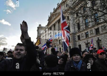 Il Ukip sostenitori e gli elettori Brexit, frequentare il Ukip Brexit significa uscire dalla protesta a Londra. Foto Stock