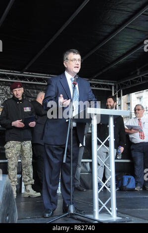 Il Ukip leader Gerard Batten indirizzi lasciare gli elettori, in corrispondenza dell'UKIP Brexit significa uscire nel rally di Londra. Foto Stock