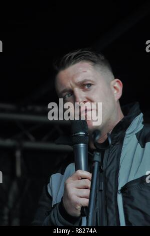 Ex inglese Leader della difesa Tommy Robinson parlando per Ukip, all'Brexit significa uscire da rally, Londra. Foto Stock