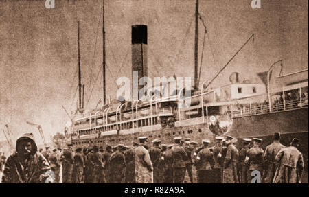 Le truppe del British forza expeditionary arrivando a Boulogne sulla costa francese il 17 agosto 1914, in seguito allo scoppio della Prima Guerra Mondiale. Foto Stock