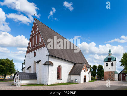 Porvoo Cattedrale (Porvoon tuomiokirkko) con il campanile separato a destra, Porvoo, Uusimaa, Finlandia Foto Stock