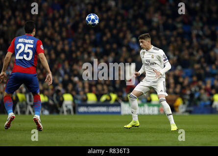 Madrid, Madrid, Spagna. 12 Dic, 2018. Fede Valverde (Real Madrid) visto in azione durante la UEFA Champions' League gruppo G partita di calcio del Real Madrid contro il CSKA Mosvka al Santiago Bernabeu Stadium in Madrid. Credito: Manu Reino/SOPA Immagini/ZUMA filo/Alamy Live News Foto Stock