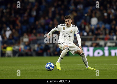 Madrid, Madrid, Spagna. 12 Dic, 2018. Fede Valverde (Real Madrid) visto in azione durante la UEFA Champions' League gruppo G partita di calcio del Real Madrid contro il CSKA Mosvka al Santiago Bernabeu Stadium in Madrid. Credito: Manu Reino/SOPA Immagini/ZUMA filo/Alamy Live News Foto Stock