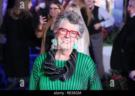 Londra, Regno Unito. 12 dic 2018. Prue Leith, Mary Poppins ritorna Premiere europeo, Royal Albert Hall, Kensington Gore, Londra, UK, 12 dicembre 2018, Foto di Richard Goldschmidt Credito: ricca di oro/Alamy Live News Foto Stock