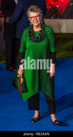 Prue Leith assiste la premiere europeo di 'Mary Poppins restituisce' alla Royal Albert Hall. Foto Stock