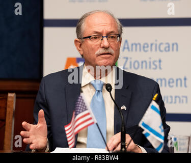 Washington DC, Stati Uniti d'America. 12 dic 2018. Kenneth Bob, Presidente Nazionale di Ameinu, presso la American movimento sionista / AZM Washington Forum: rinnovare l'impegno Bipartisan in piedi con Israele e il Sionismo nel Capitol Visitor Center di Washington il 12 dicembre 2018. Credito: Michael Brochstein/Alamy Live News Foto Stock