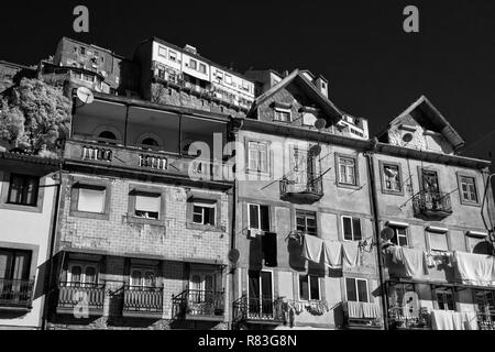 Il Vecchio Porto di architettura. Utilizzate il filtro a raggi infrarossi. Sito UNESCO. Foto Stock