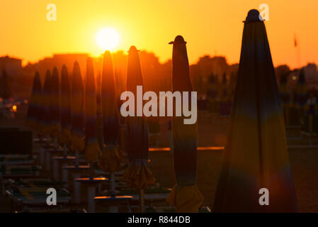 Estate tramonto al mare Foto Stock
