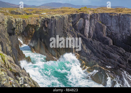 Pietra naturale a ponte Dunmanus Bay Foto Stock