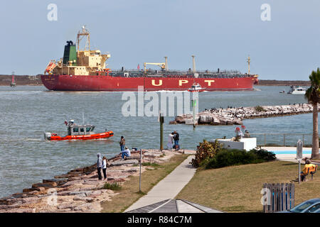 Massa liquida Tanker 'Mount di speranza", UPT la manovra del Corpus Christi canale di spedizione, porto pilota, U. S. Coast Guard. Foto Stock