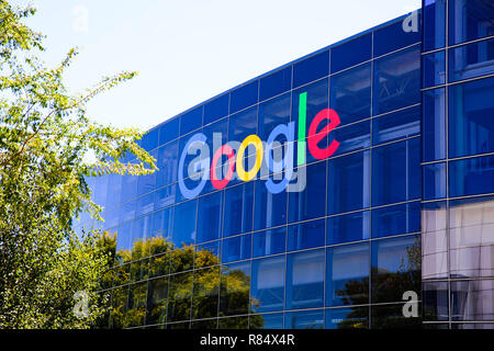 Mountain View, CA/STATI UNITI D'America - 21 Maggio 2018: vista esterna di un edificio Googleplex, la sede aziendale complesso di Google e la società madre alfabeto Foto Stock