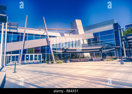 Mountain View, CA/STATI UNITI D'America - 21 Maggio 2018: vista esterna di un edificio Googleplex, la sede aziendale complesso di Google e la società madre alfabeto Foto Stock