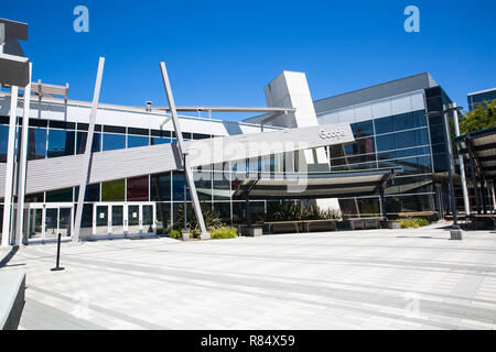 Mountain View, CA/STATI UNITI D'America - 21 Maggio 2018: vista esterna di un edificio Googleplex, la sede aziendale complesso di Google e la società madre alfabeto Foto Stock