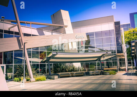 Mountain View, CA/STATI UNITI D'America - 21 Maggio 2018: vista esterna di un edificio Googleplex, la sede aziendale complesso di Google e la società madre alfabeto Foto Stock