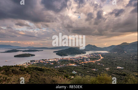 E Nydri Nydri bay, Lefkada, Grecia Foto Stock