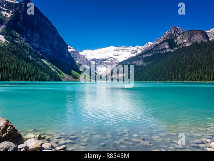 Splendide vedute del Lago Louise nel Parco Nazionale di Banff nelle Montagne Rocciose di Alberta in Canada Foto Stock