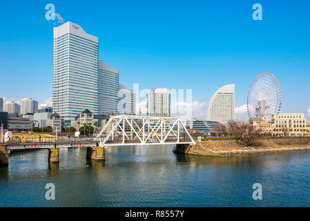 Elevato aumento di edifici commerciali a Minato Mirai, Yokohama Kanagawa, Giappone Foto Stock