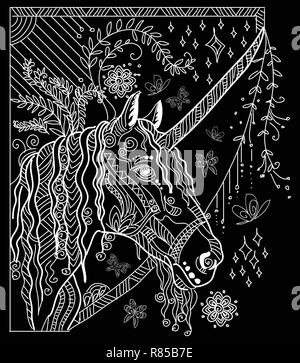 Vettore di disegno a mano illustrazione zentangle unicorn in colore bianco isolato su sfondo nero. Doodle unicorn illustrazione con elementi d'impianto. Colore Illustrazione Vettoriale