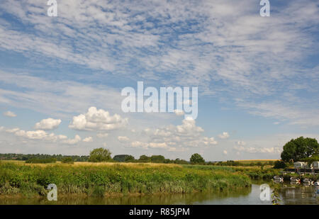 Fiume Arun a Amberley vicino a Arundel nel West Sussex, in Inghilterra Foto Stock