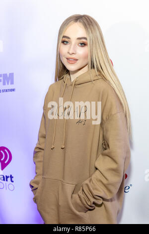 Rosemont, Illinois, Stati Uniti d'America. 12 dic 2018. Sabrina falegname assiste 103,5 Kiss FM Chicago Jingle Ball 2018 su dicembre 12, 2018 a Rosemont, Illinois. Foto: imageSPACE/MediaPunch Credito: MediaPunch Inc/Alamy Live News Foto Stock