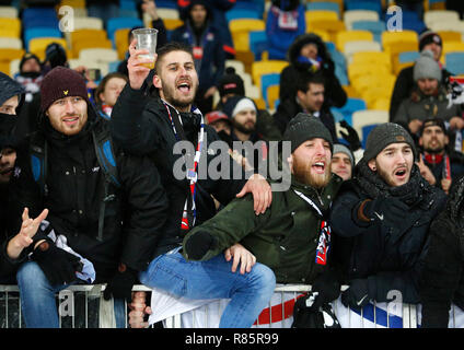 I fan del Lione sono visto reagire dopo la UEFA Champions League Gruppo F partita di calcio tra Shakhtar Donetsk e Lione ALLA NSK Olimpiyskyi a Kiev. ( Il punteggio finale; Shakhtar Donetsk 1:1 Lyon ) Foto Stock