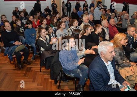 Foto Simone Fanini/LaPresse 13 Dicembre 2018 Recanati (MC) ItaliaSport - Ciclismo Presentazione Tirreno Adriatica 2018/2019 Nella foto: scolaresche presenti tutti eventoo Foto Stock