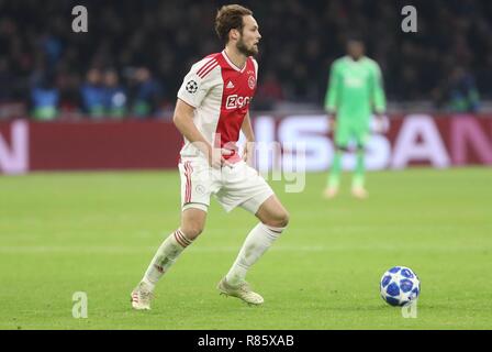 Amsterdam, Paesi Bassi. Dodicesimo Dicembre, 2018. Daley Blind (Ajax Amsterdam) durante la UEFA Champions League, gruppo e partita di calcio tra Ajax e Bayern Monaco di Baviera il 12 dicembre 2018 a Johan Cruijff ArenA di Amsterdam, Paesi Bassi - Photo Laurent Lairys / DPPI Credito: Laurent Lairys/Agence Locevaphotos/Alamy Live News Foto Stock