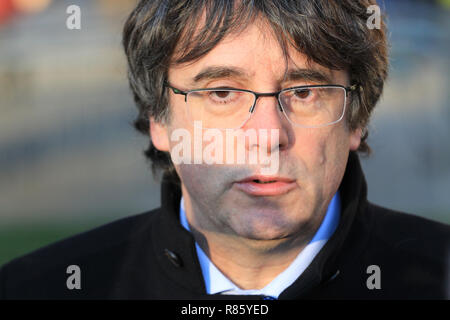 Westminster, Londra, 13 dic 2018. Ex leader di catalano Carles Puigdemont viene intervistato su College Green. Credito: Imageplotter News e sport/Alamy Live News Foto Stock