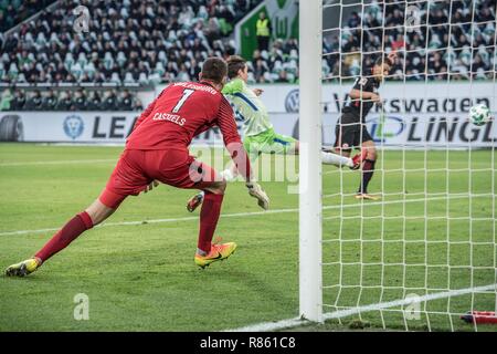 Wolfsburg, Deutschland. Xx gen, 2018. Timothy CHANDLER (F, r). Scatta l obiettivo di 2: 0; il portiere Koen CASTEELS (WOB, l.) può solo guardare; Soccer 1. Bundesliga, 19. Giornata VfL Wolfsburg (WOB) - Eintracht Francoforte (F) 1: 3 su 20/01/2018 in Wolfsburg/Germania. | Utilizzo di credito in tutto il mondo: dpa/Alamy Live News Foto Stock