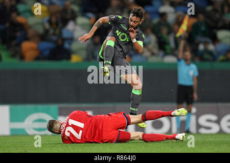 Bruno Fernandes di Sporting CP in azione durante la UEFA Europa League 2018/2019 partita di calcio tra Sporting CP vs FC Vorskla. (Punteggio finale: Sporting CP 3 - 0 FC Vorskla) Foto Stock