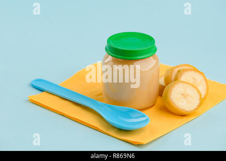 Vasetto di purea di banana Foto Stock