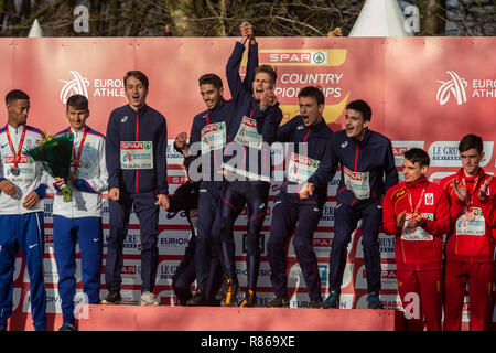 TILBURG-PAESI BASSI.9 Dic: francese gli uomini della scuderia in U23 uomini medaglia della presentazione al longherone Europei di Cross Country campionati, Tilburg, Netherlan Foto Stock