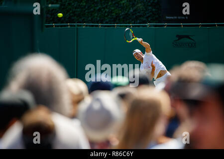 Rafa Nadal di Spagna formazione durante i campionati di Wimbledon 2018 Foto Stock