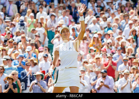 Garbine Muguruza di Spagna celebra durante i campionati di Wimbledon 2018 Foto Stock