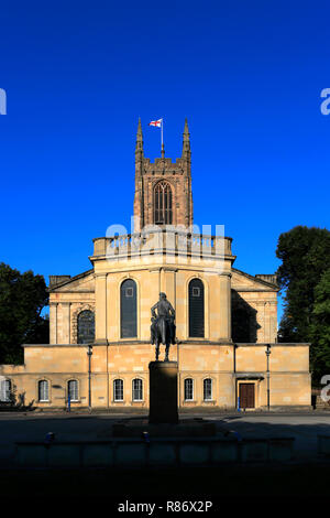 Sud vista di Derby Cathedral Chiesa di Tutti i Santi, Cathedral Quarter, Derby City Centre, Derbyshire, England, Regno Unito Foto Stock