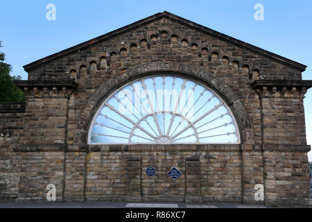 La finestra della ventola a Buxton Stazione, Parco Nazionale di Peak District, Derbyshire; Inghilterra; Regno Unito Foto Stock