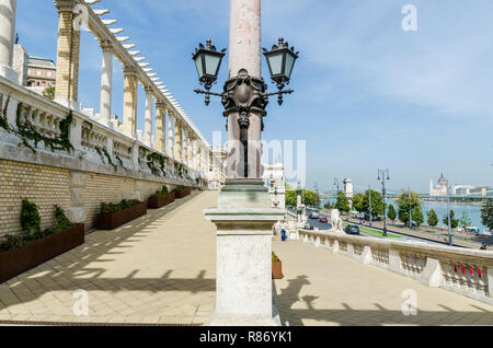 Várkert Bazár o il giardino del castello Bazaar, Budapest, Ungheria Foto Stock