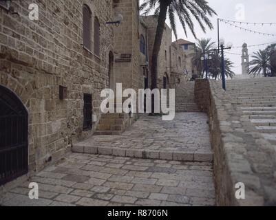 YAFO O JAFFA-BARRIO DE LOS ARTISTAS-CALLE EMPEDRADA DE ADOQUINES ESCALINATA Y. Posizione: esterno. Israele. Foto Stock