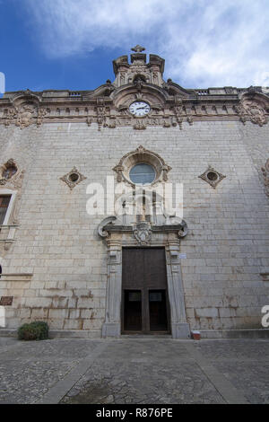 LLUC, MALLORCA, Spagna - 3 dicembre 2018: Esterno stalattite medievale monastero il 3 dicembre 2018 in Lluc, Mallorca, Spagna. Foto Stock