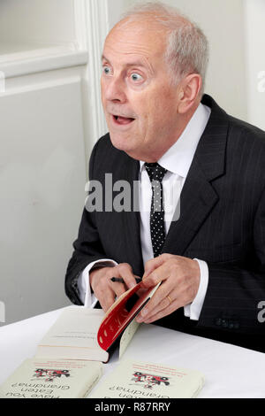 Gyles Brandreth al oldie pranzo letterario 11/12/18, Simpson su The Strand. Foto Stock